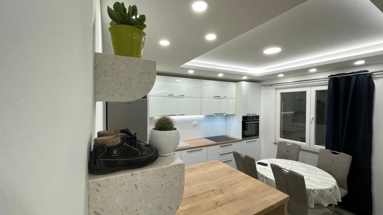 Luxury Apartman Bili Подгора Экстерьер фото